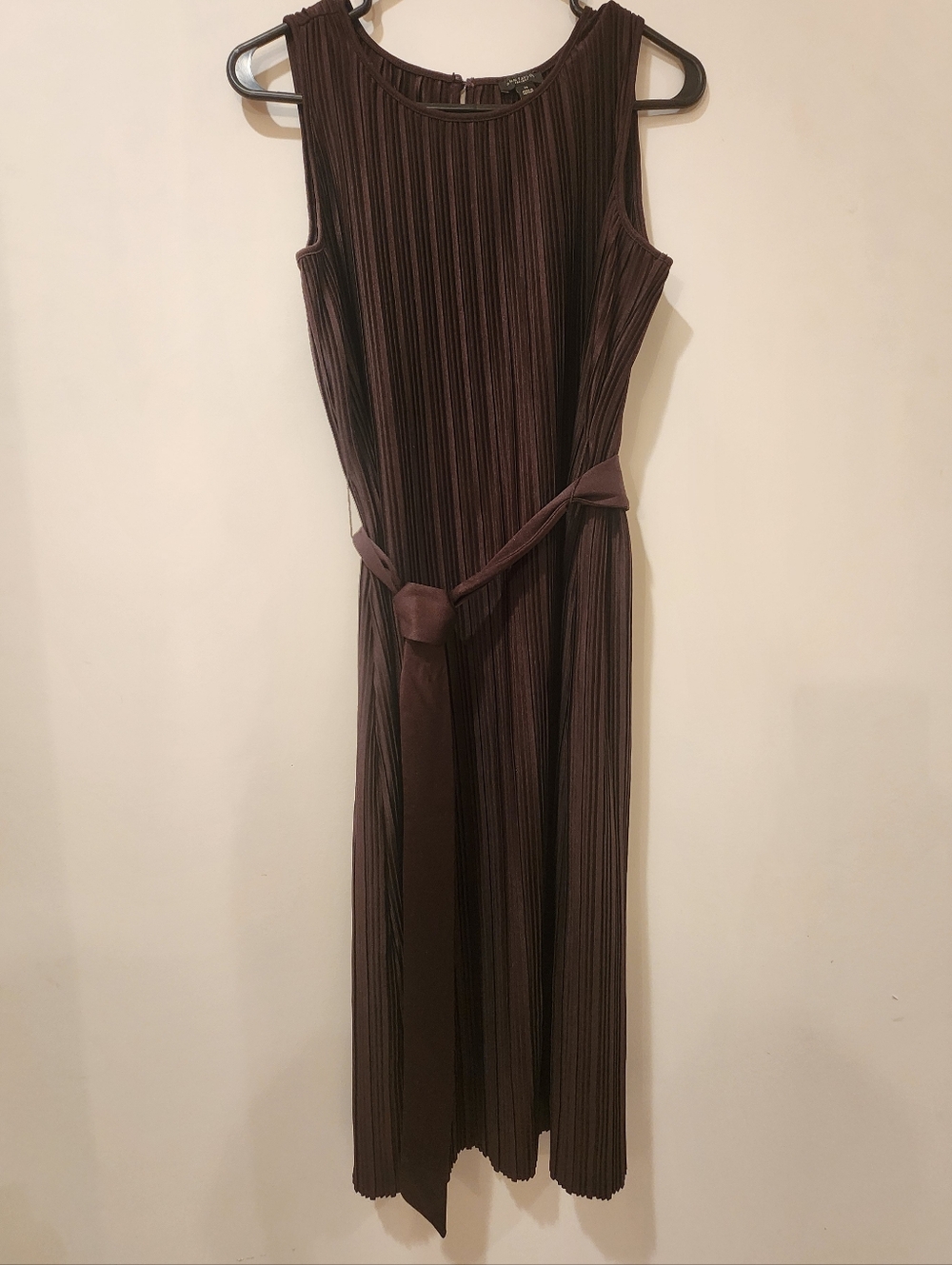 Ann Taylor Factory - Sleeveless Brown Pleated Midi Dress with Tie Belt XS-M
